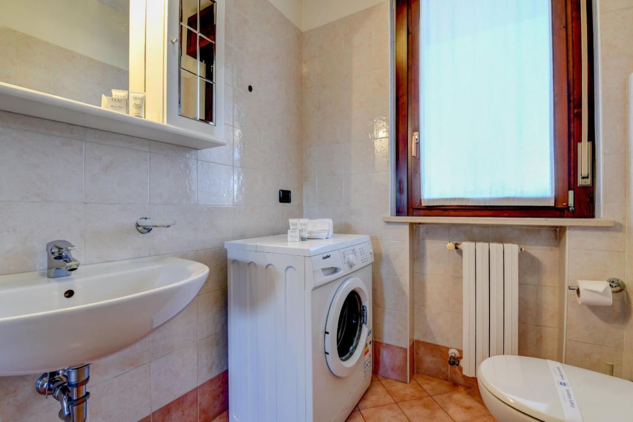 Residence Meridiana Пескьера-дель-Гарда Экстерьер фото